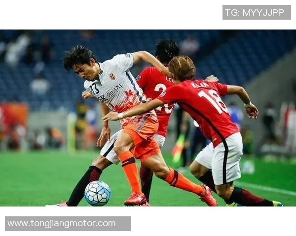 广岛三简与横滨水手的激烈对决揭示日本足球的魅力与竞争力
