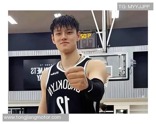 曾凡博的篮球之路：从校园明星到职业赛场的崛起与挑战