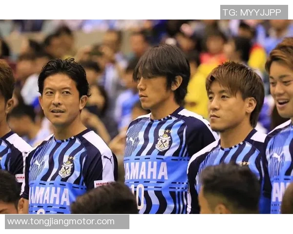 长崎成功丸与大阪樱花的激烈对决展现足球魅力与团队精神