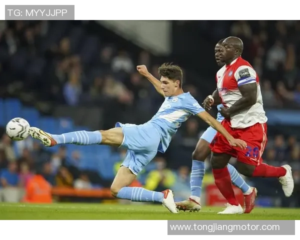 韦康比与温布尔的激烈对决揭示了足球战术的博弈与团队合作的重要性