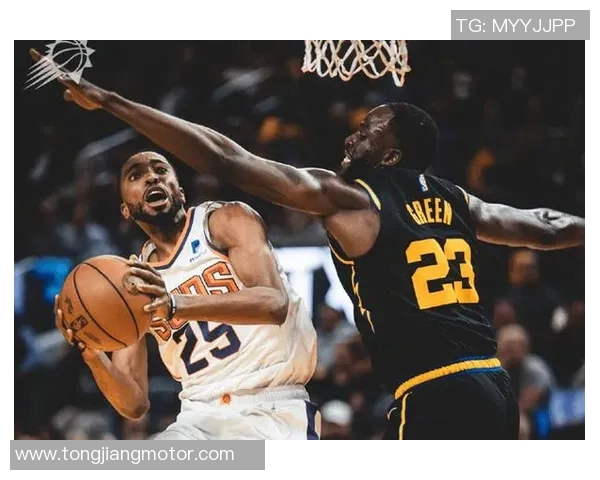 黄蜂与猛龙激战正酣比赛结果揭晓引发球迷热议