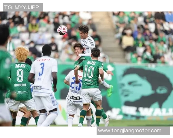 多哈杜海勒与阿布扎比的精彩对决展现足球魅力与激情碰撞 多哈杜海勒与阿布扎比的精彩对决展现足球魅力与激情碰撞