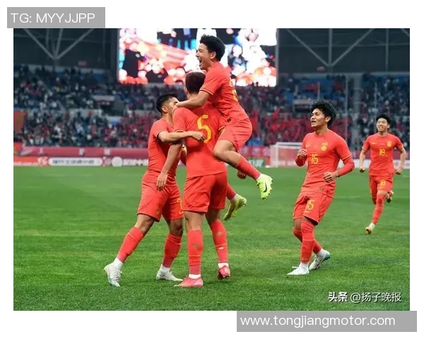 国足与韩国球员赛场冲突引发热议打架视频引发球迷关注与讨论 国足与韩国球员赛场冲突引发热议打架视频引发球迷关注与讨论