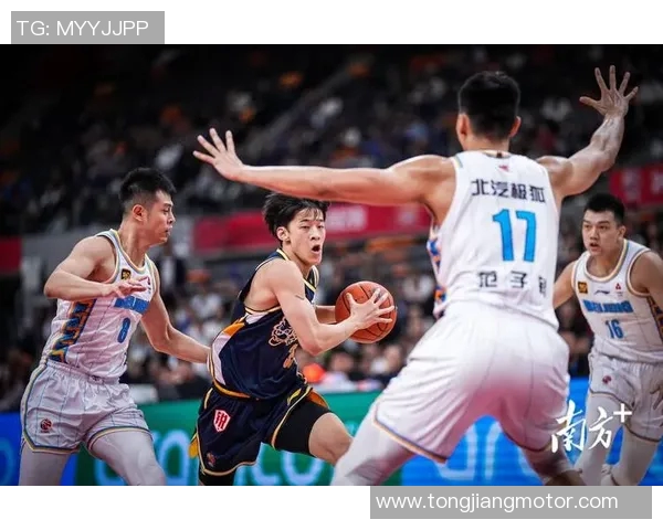 精彩对决直播CBA广州队迎战广东队全力争胜展现篮球魅力