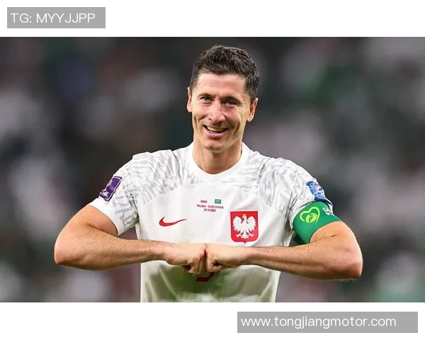 莱万回归老东家首战遭拜仁球迷嘘声四起令人心寒的背叛感受